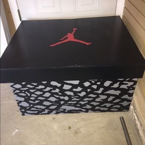 WOODEN JORDAN SHOE BOX 2 LEVELS